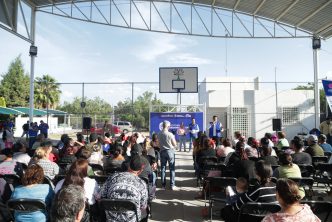 SE REÚNE LEO MONTAÑEZ CON FAMILIAS DEL FIDEL VELÁZQUEZ
