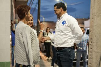 CONTINÚA LEO MONTAÑEZ RECORRIENDO FRACCIONAMIENTOS DE LA CIUDAD ESCUCHANDO A LA POBLACIÓN