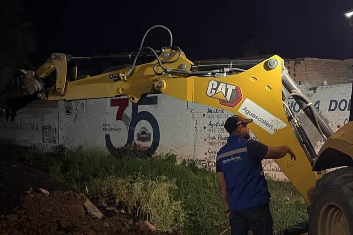 LEO MONTAÑEZ LLEVA A CABO ACCIONES PERMANENTES DE MANTENIMIENTO EN ARROYOS POR TEMPORADA DE LLUVIA LEO MONTAÑEZ LLEVA A CABO ACCIONES PERMANENTES DE MANTENIMIENTO EN ARROYOS POR TEMPORADA DE LLUVIA