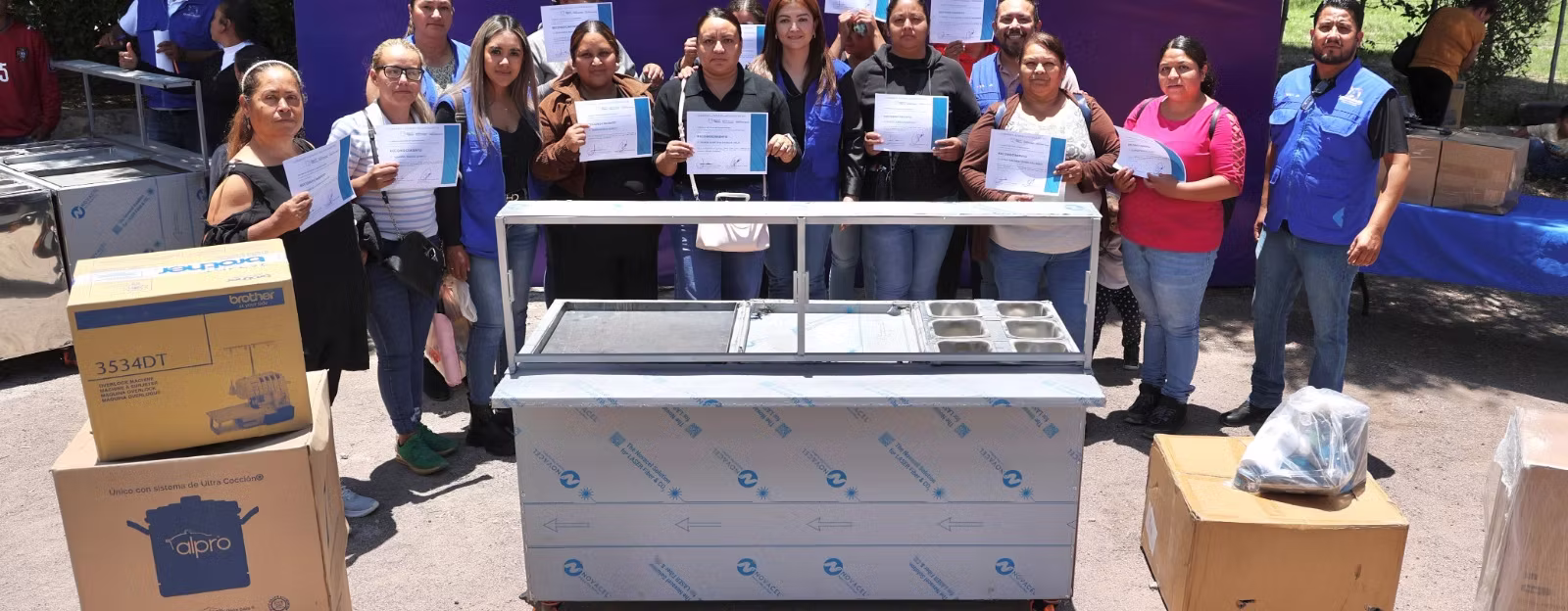 ENTREGAN APOYOS PARA IMPULSAR EL EMPRENDIMIENTO EN FAMILIAS DE AGUASCALIENTES