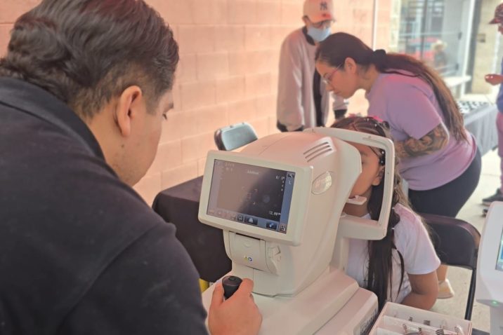 DIF MUNICIPAL DE AGUASCALIENTES ACERCA SERVICIOS DE SALUD A SOLIDARIDAD IV Y LA COMUNIDAD LA DICHOSA
