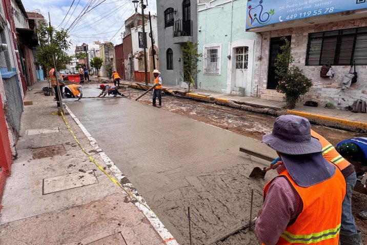 AVANZA REHABILITACIÓN EN CRUCE VIAL DE 5 DE FEBRERO Y JOSEFA ORTIZ DE DOMÍNGUEZ