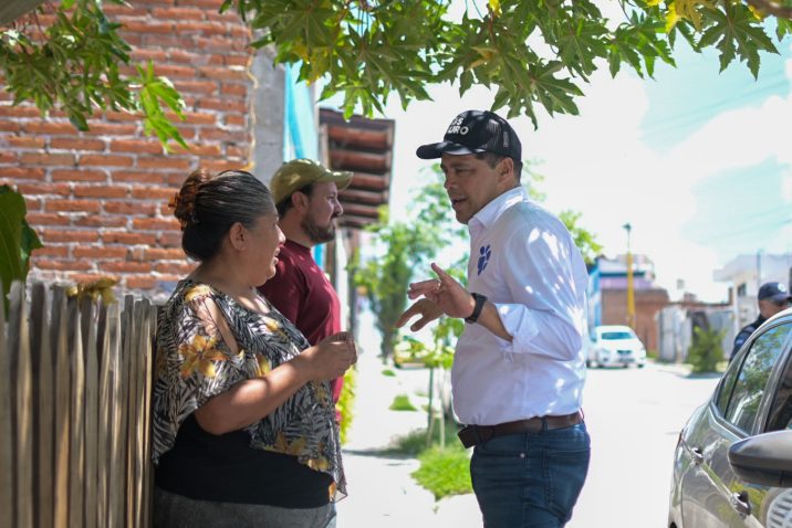 VISITA LEO MONTAÑEZ EL ORIENTE DE LA CIUDAD PARA ESCUCHAR A LA POBLACIÓN Y ATENDER SUS NECESIDADES