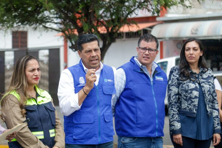 SUPERVISA LEO MONTAÑEZ PAVIMENTACIÓN EN LA AVENIDA VALLE DE LOS ROMERO EN BENEFICIO DEL ORIENTE DE LA CAPITAL SUPERVISA LEO MONTAÑEZ PAVIMENTACIÓN EN LA AVENIDA VALLE DE LOS ROMERO EN BENEFICIO DEL ORIENTE DE LA CAPITAL