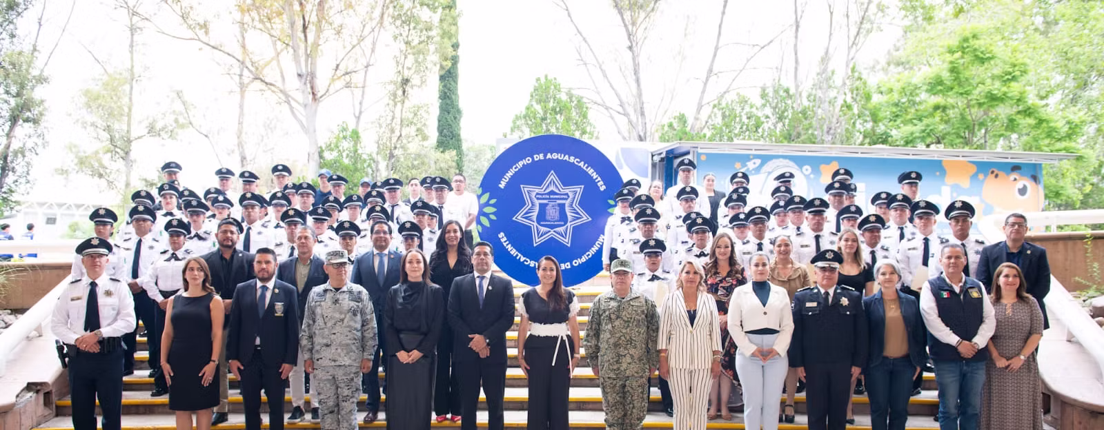 CON NUEVOS POLICÍAS MUNICIPALES TERE JIMÉNEZ Y LEO MONTAÑEZ REFUERZAN LA SEGURIDAD DE AGUASCALIENTES