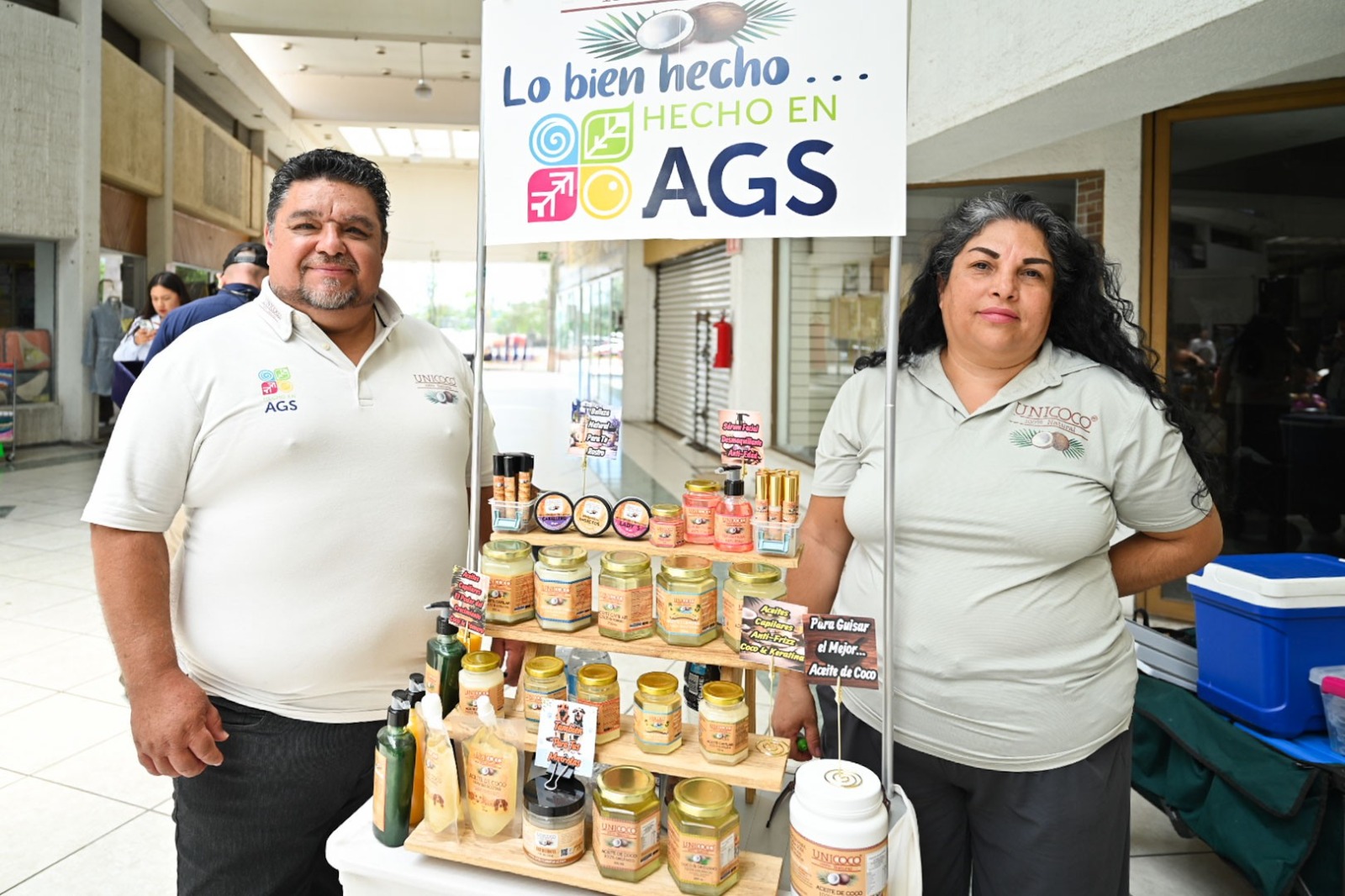 TERE JIMÉNEZ INAUGURA LA TERCERA TIENDA HECHO EN AGS EN PLAZA VESTIR