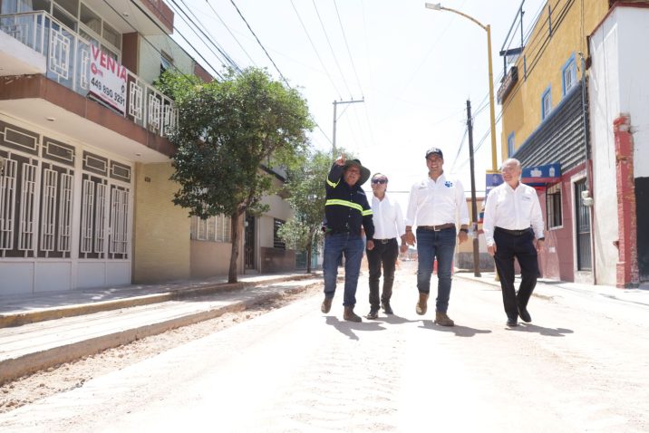 LEO MONTAÑEZ CUMPLE Y RENUEVA TUBERÍAS HIDROSANITARIAS EN BENEFICIO DE MILES DE FAMILIAS